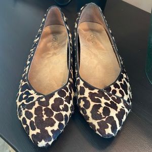 Vionic faux fur leopard flats